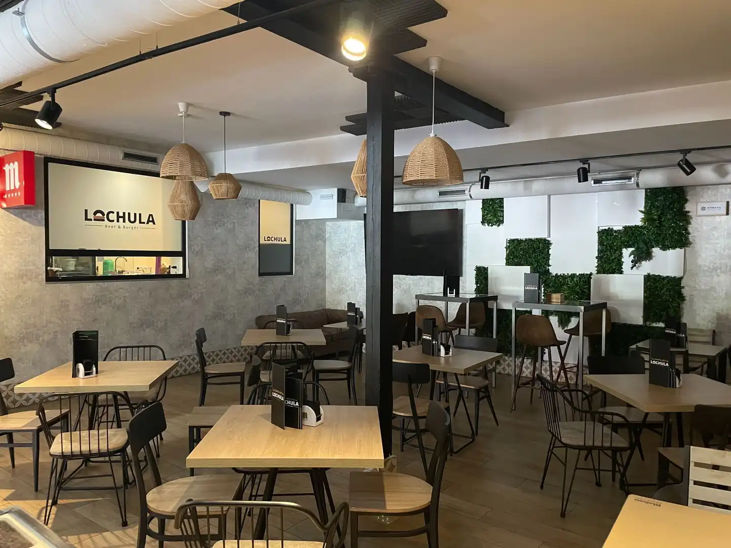 Commercial properties for transfer in Aranjuez  with Air Conditioner and Furnished