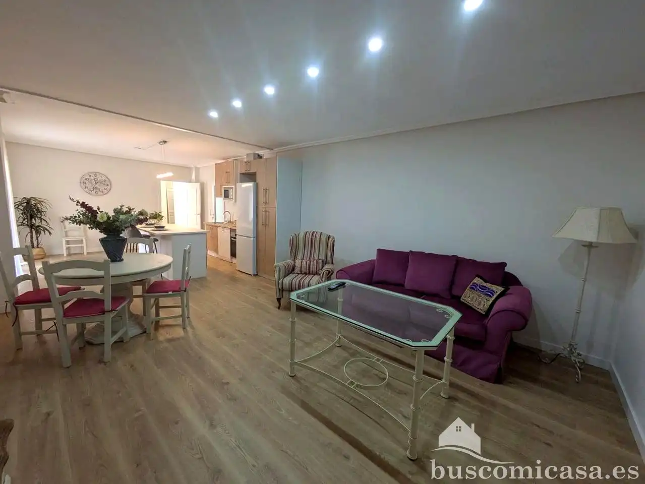 Flat for rent in Calle Canalejas, Centro ciudad