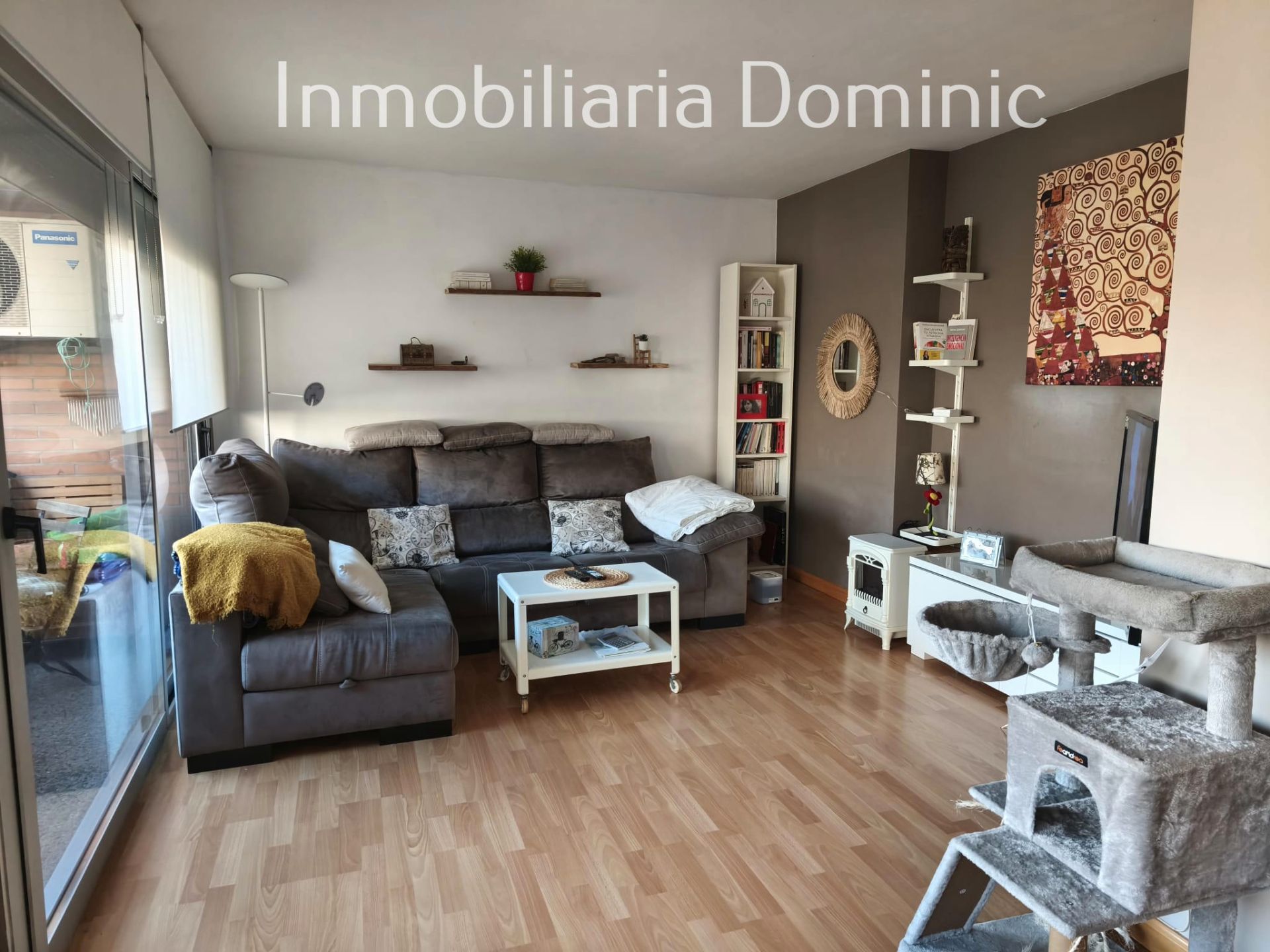 Living room of Flat for sale in Cerdanyola del Vallès  with Heating, Parquet flooring and Balcony