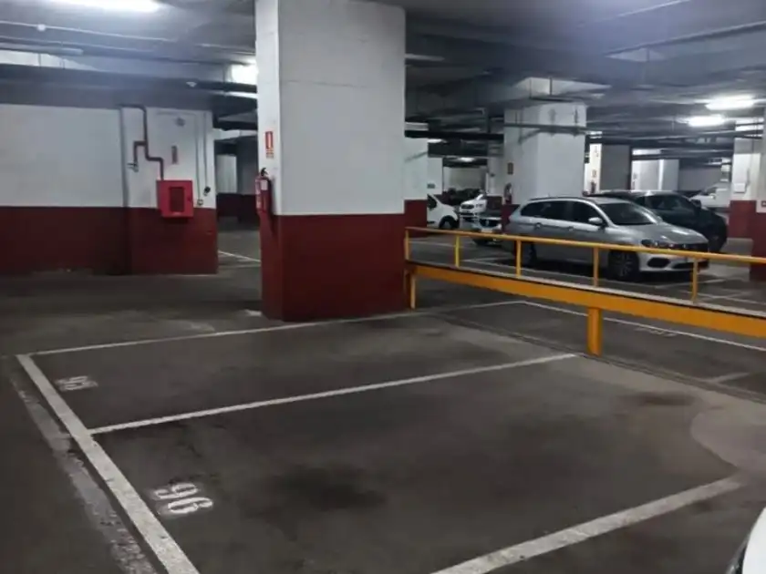 Aparcament de Garatge de lloguer en Madrid amb Alarma