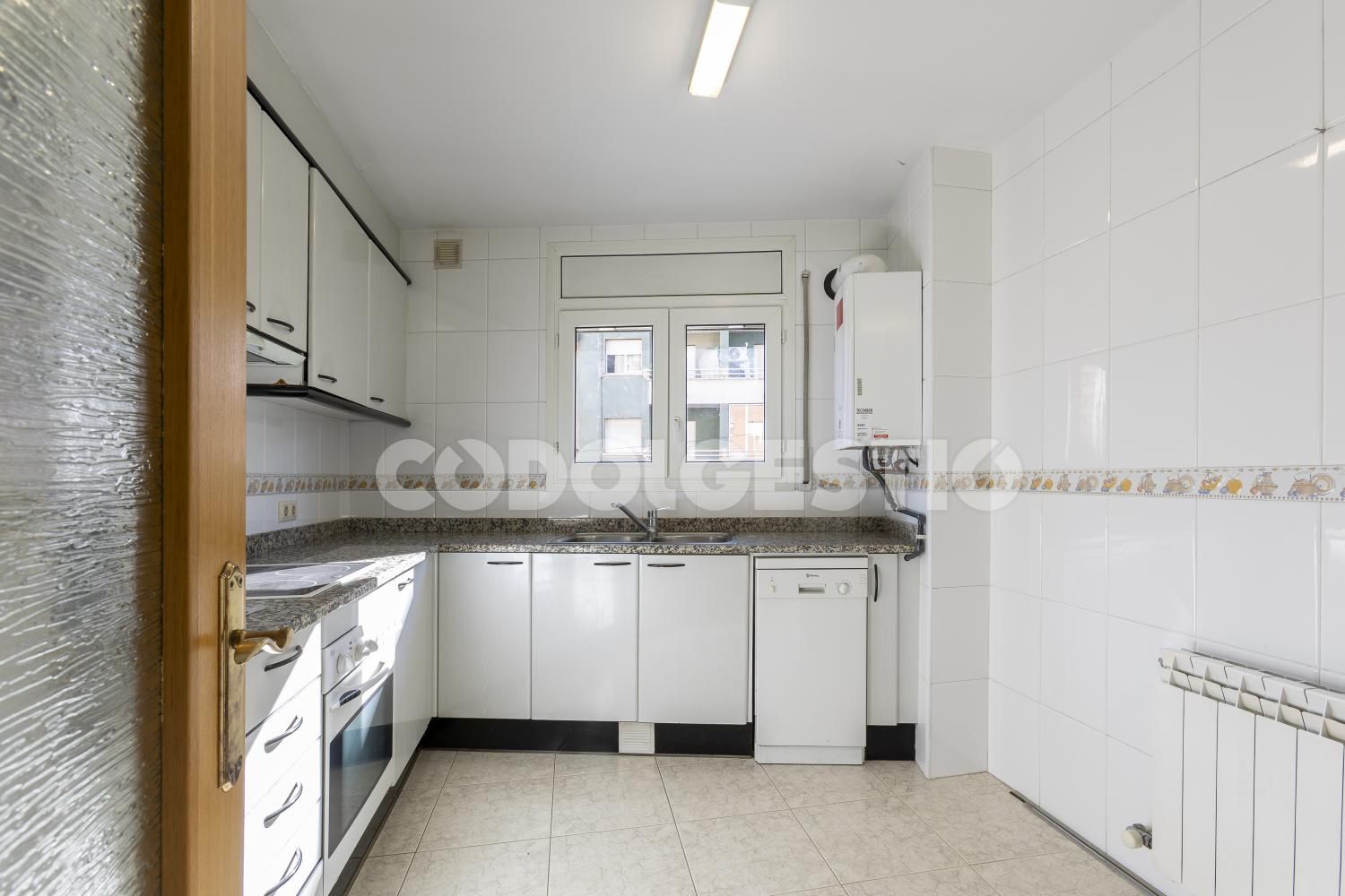 Kitchen of Flat for sale in Manlleu  with Balcony
