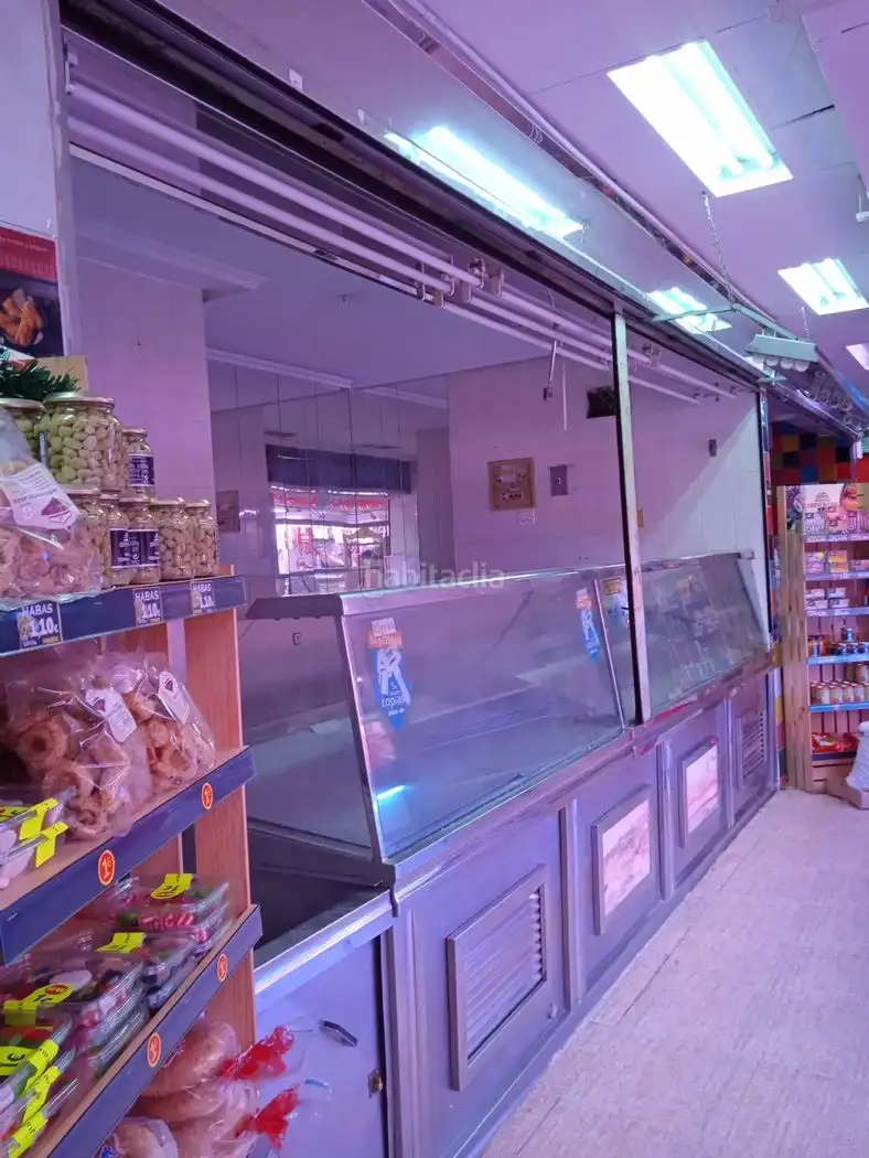 Local comercial en alquiler en Calle Cid Campeador 1, imagen 2