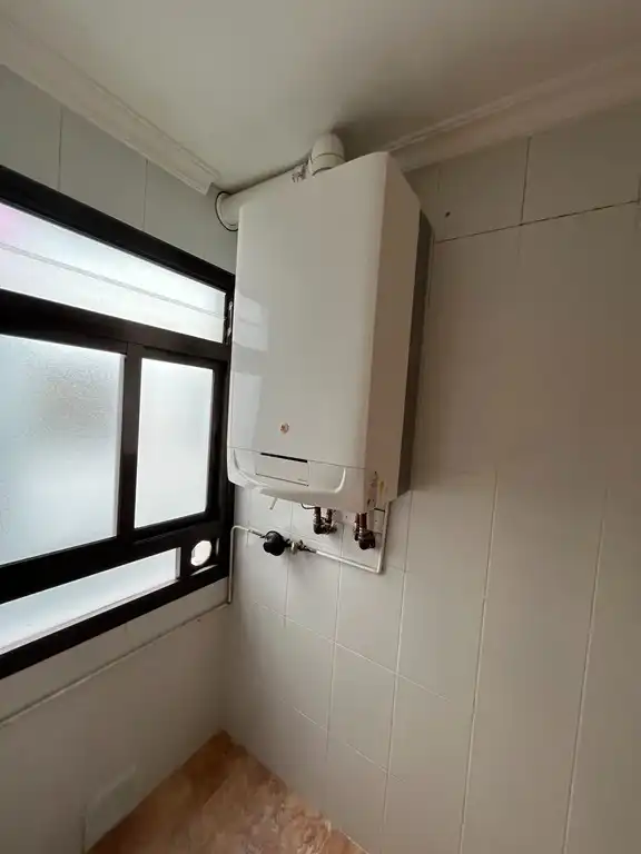 Bathroom of Flat for sale in Albacete  with Air Conditioner, Heating and Parquet flooring
