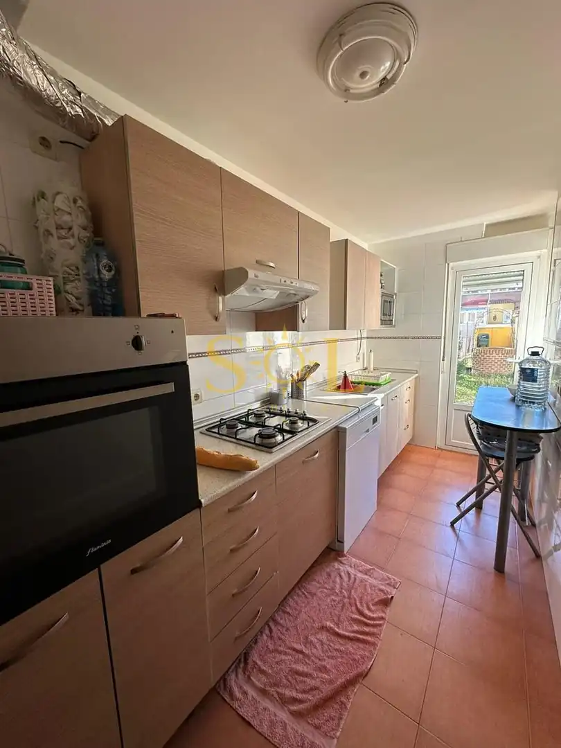 Cocina de Casa adosada en venta en Hospital de Órbigo con Calefacción, Jardín privado y Parquet
