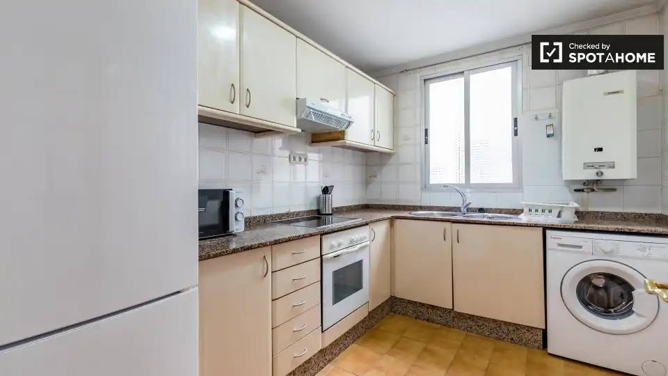 Küche von Wohnung zur Miete in Valencia mit Klimaanlage, Heizung und Möbliert
