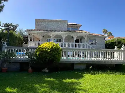 Chalet con piscina en venta en Calle de la Gaviota, 29604 Marbella