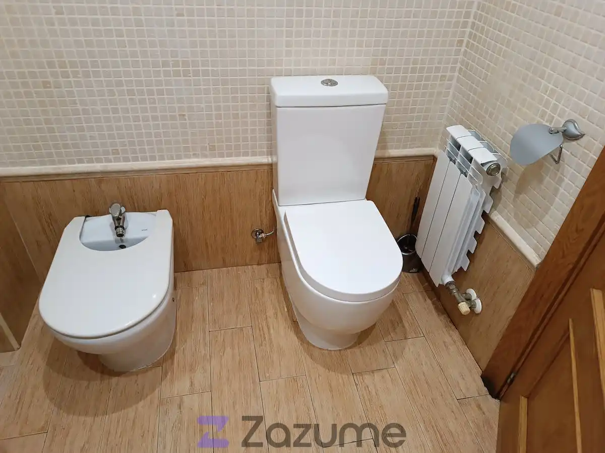 Baño de Piso de alquiler en Cascante con Aire acondicionado, Parquet y Amueblado