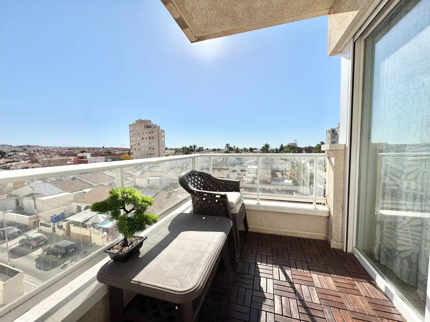 Terrassa de Apartament de lloguer en Torrevieja amb Aire condicionat, Piscina i Moblat