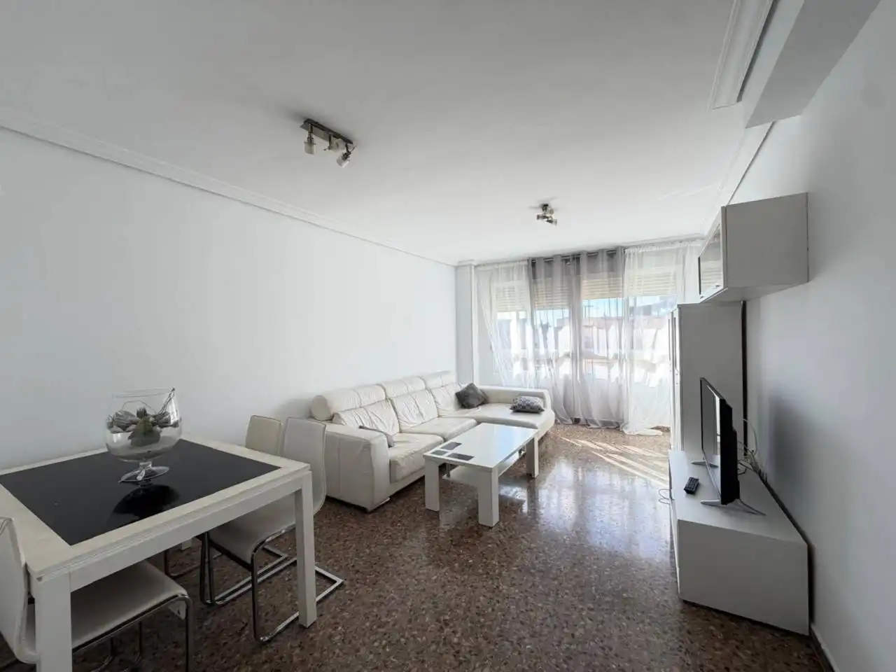 Vista exterior de Dúplex en venda en Vila-real amb Terrassa, Moblat i Balcó