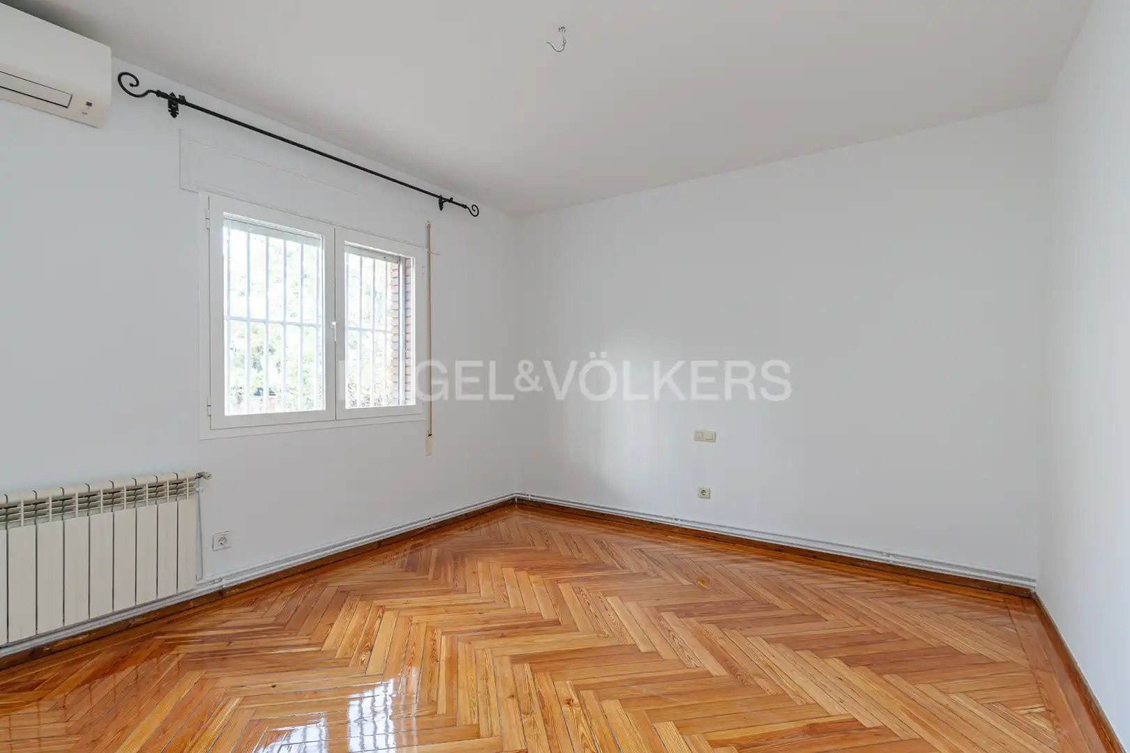Bedroom of Houses for rent in Madrid  with Air Conditioner, Heating and Private garden