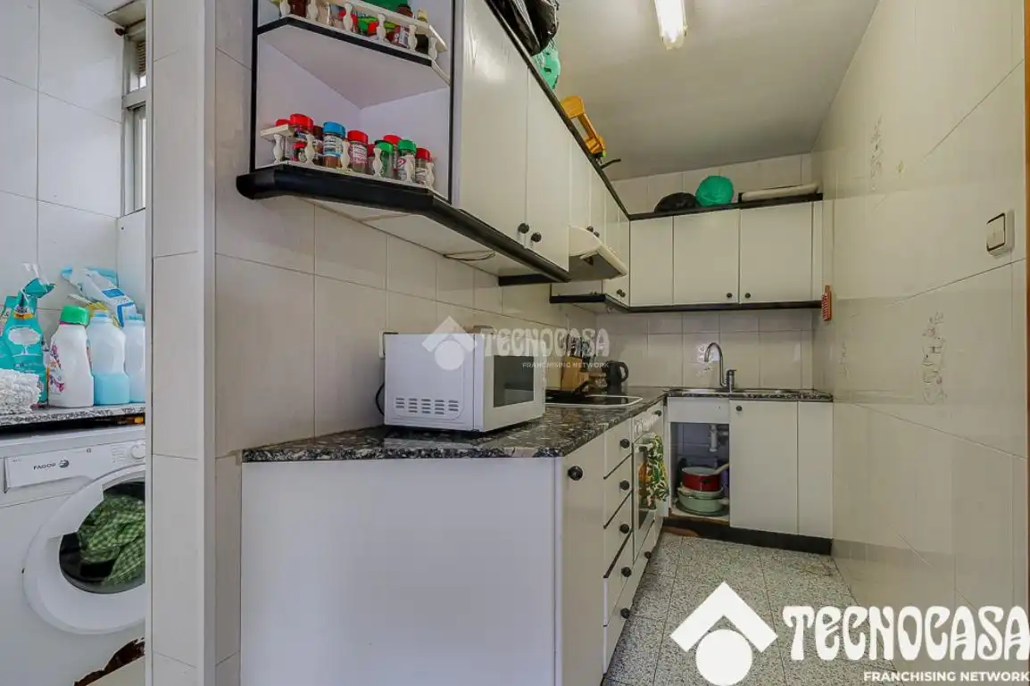 Piso con terraza en venta en Nou Barris, imagen 26