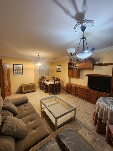 Casa adosada en Alquiler en Calle Mendoza en Coín