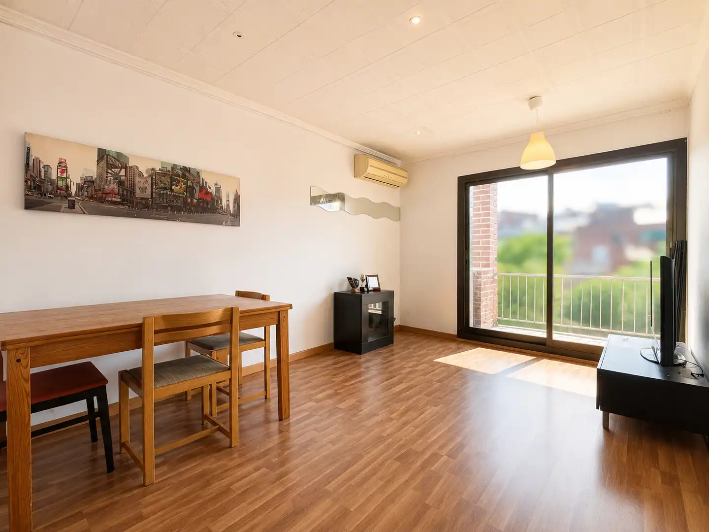 Comedor de Piso en venta en Santa Coloma de Gramenet con Aire acondicionado y Balcón