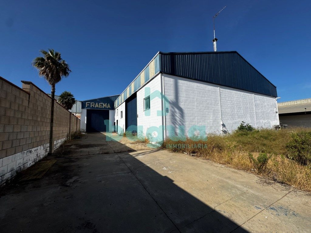 Vista exterior de Nau industrial de lloguer en Almendralejo