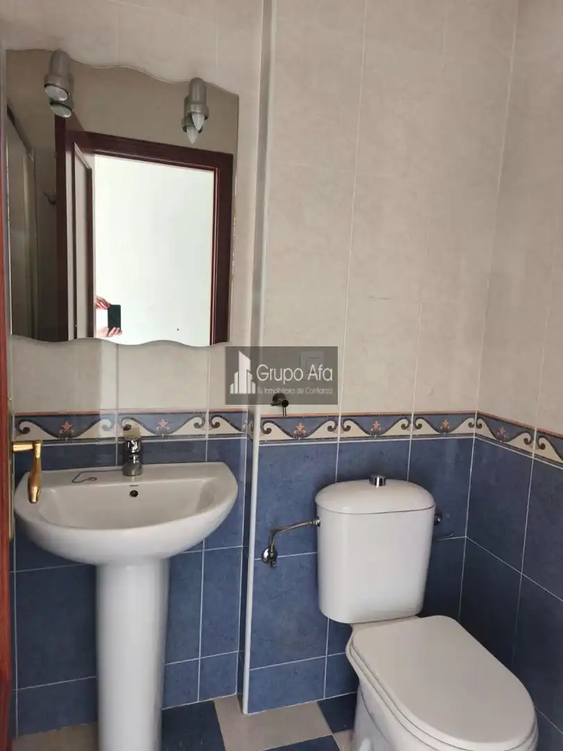 Bany de Casa adosada de lloguer en Alcalá de Guadaira amb Terrassa i Moblat