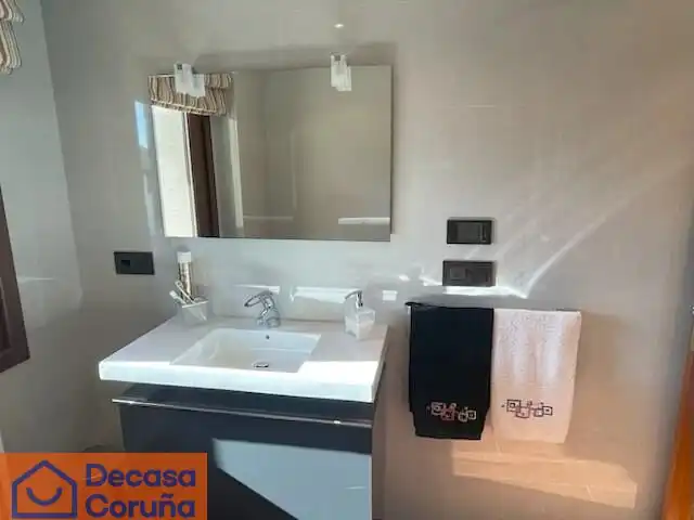 Bany de Casa o xalet en venda en Madrid amb Jardí privat, Terrassa i Traster