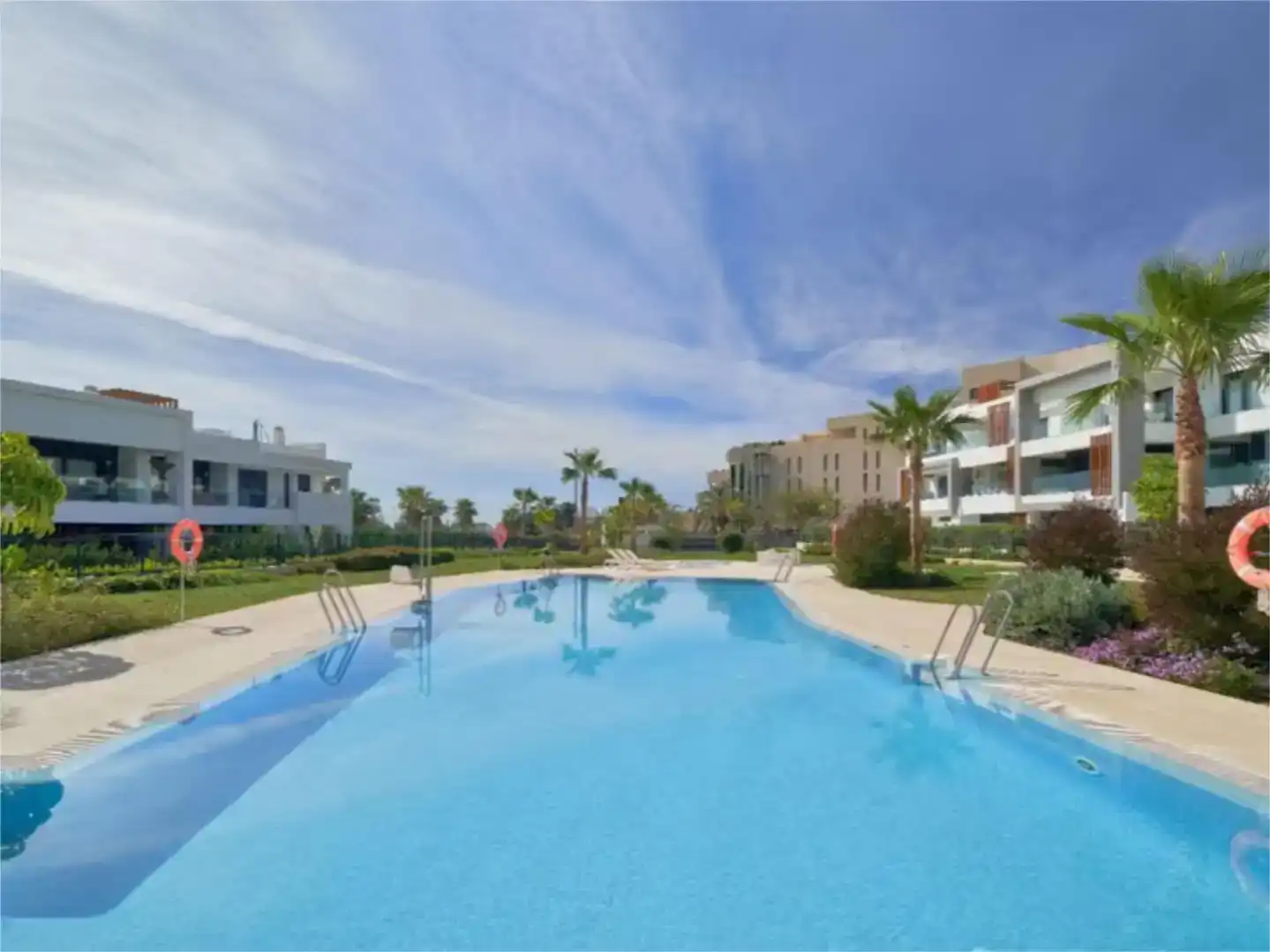 Swimming pool of Flat for rent in Estepona  with Air Conditioner, Swimming Pool and Balcony