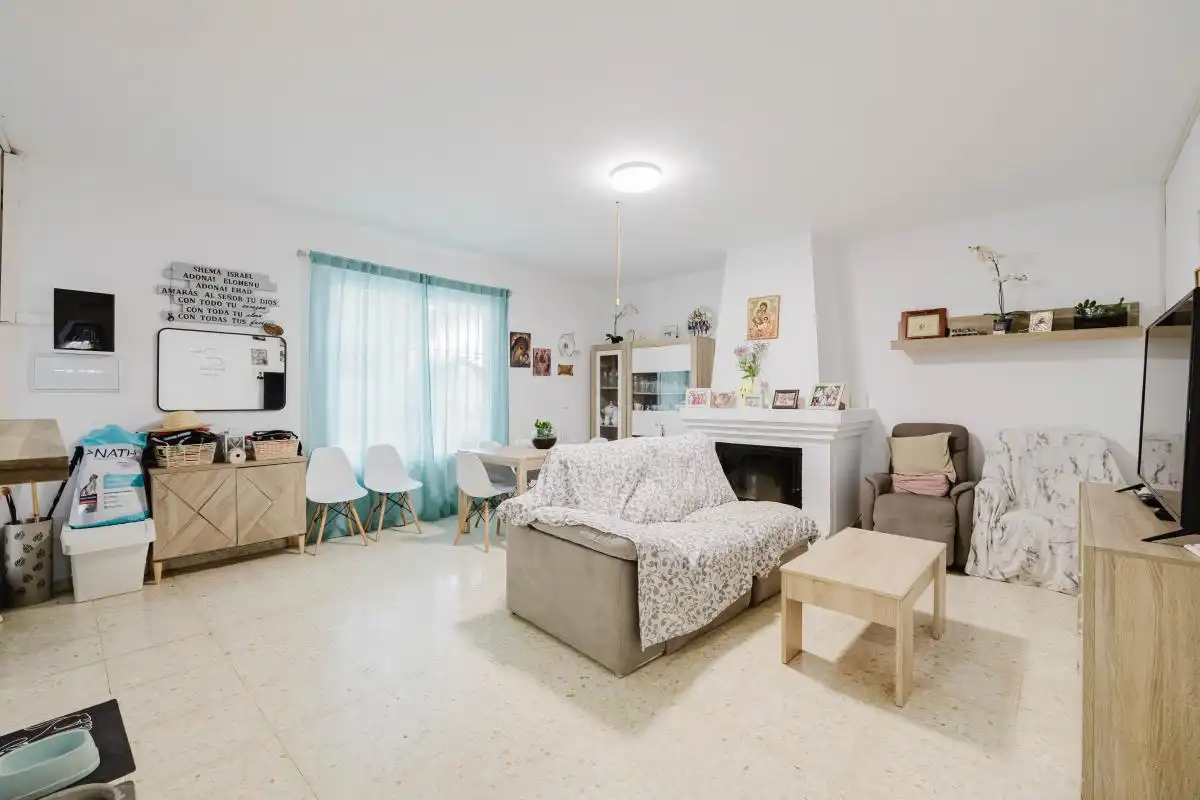 Sala d'estar de Casa o xalet en venda en Casabermeja amb Aire condicionat, Calefacció i Jardí privat
