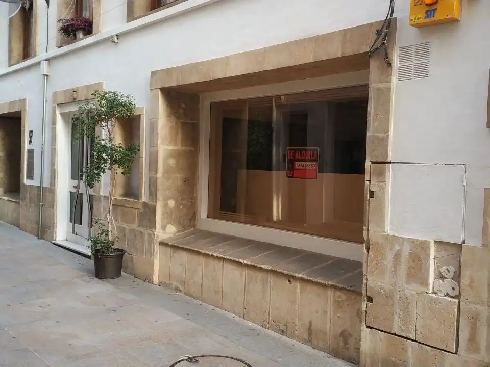 Geschaftsraum zur Miete in Jávea / Xàbia mit Klimaanlage, Heizung und Möbliert