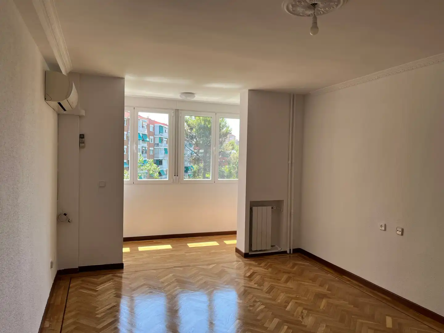 Sala d'estar de Pis de lloguer en Madrid amb Aire condicionat, Calefacció i Microones