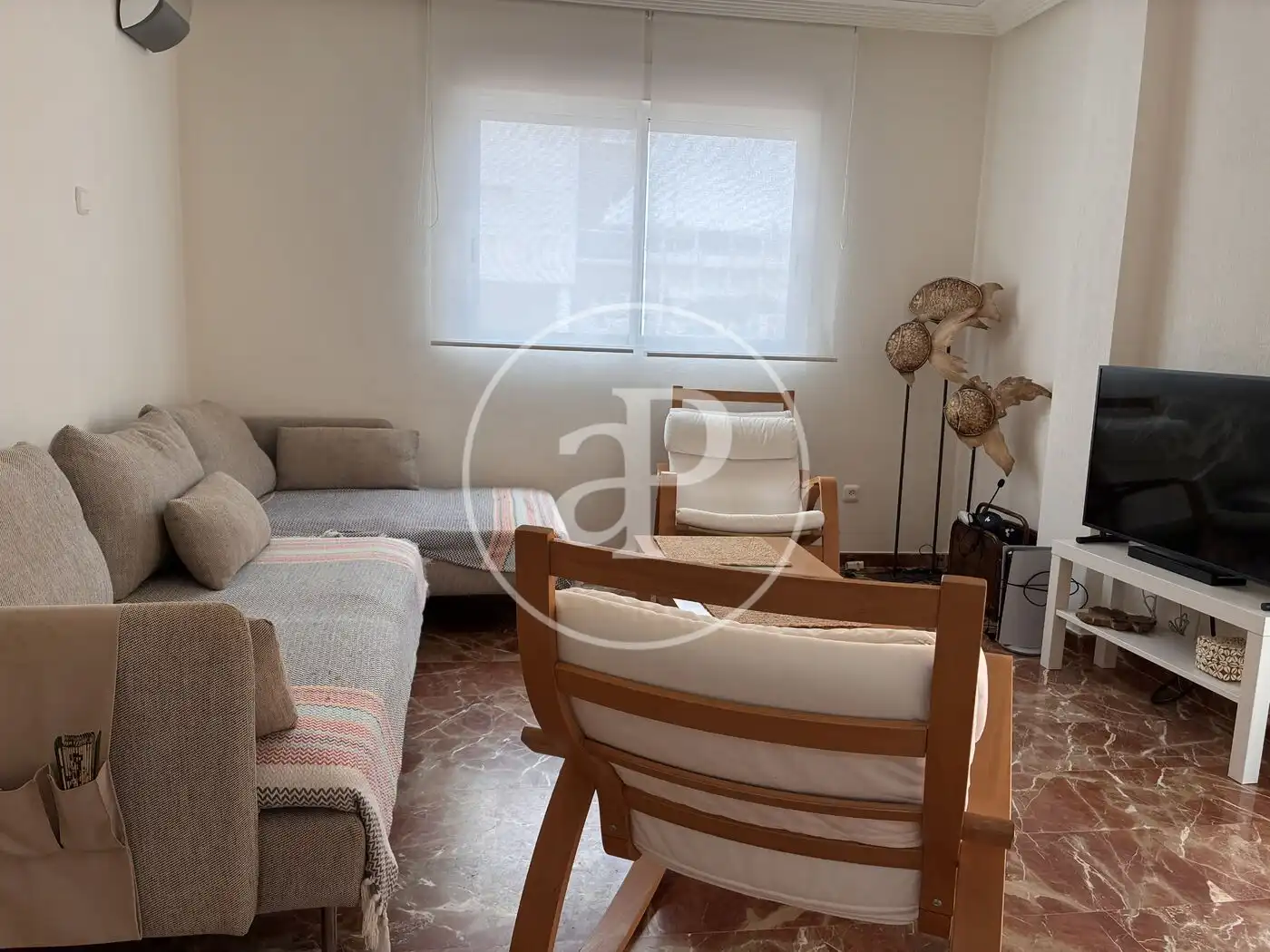 Flat with terrace to rent in Carrer Paraguai