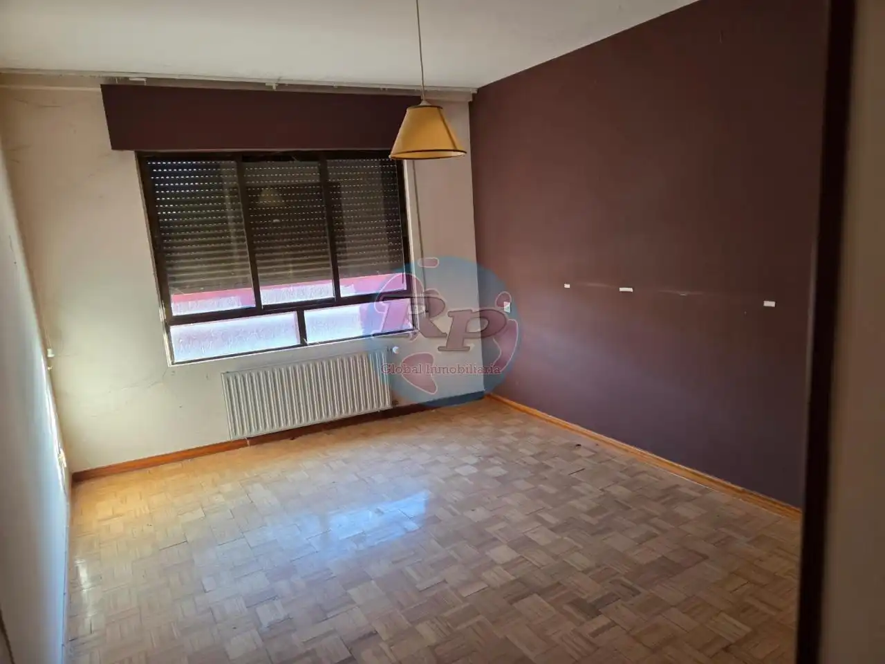 Habitación de Piso en venta en Valencia de Don Juan con Calefacción, Parquet y Trastero