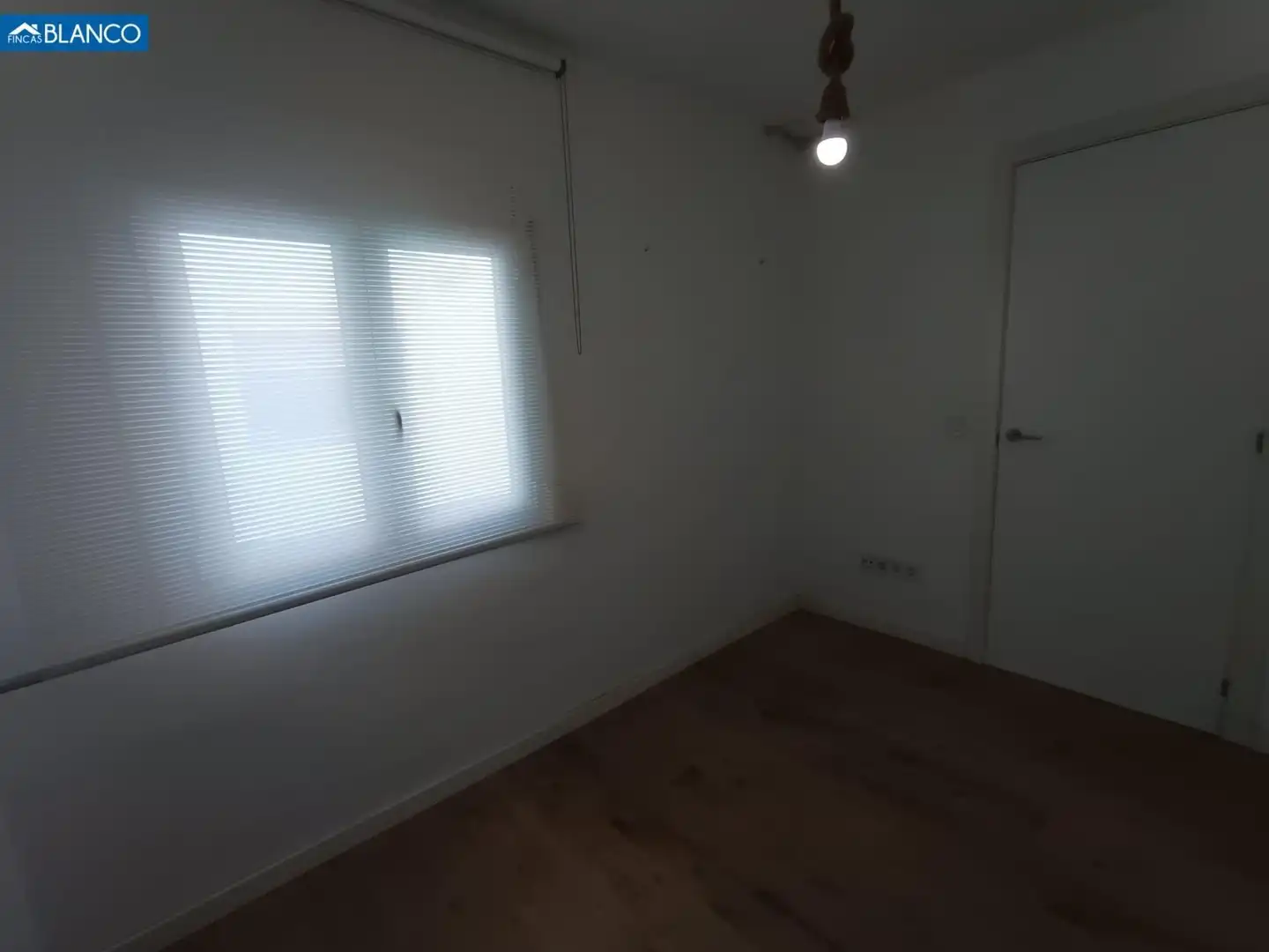 Dormitori de Àtic en venda en L'Hospitalet de Llobregat amb Calefacció, Parquet i Terrassa