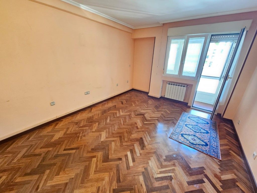 Dormitori de Pis en venda en Avilés