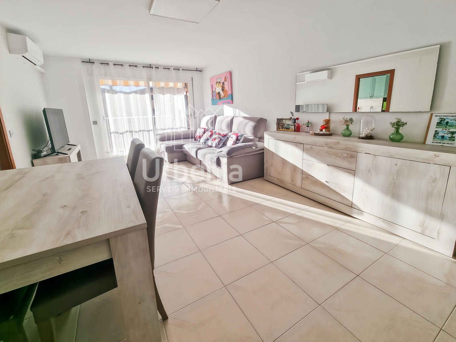 Wohnzimmer von Wohnung zum verkauf in Sant Cebrià de Vallalta mit Klimaanlage, Heizung und Terrasse