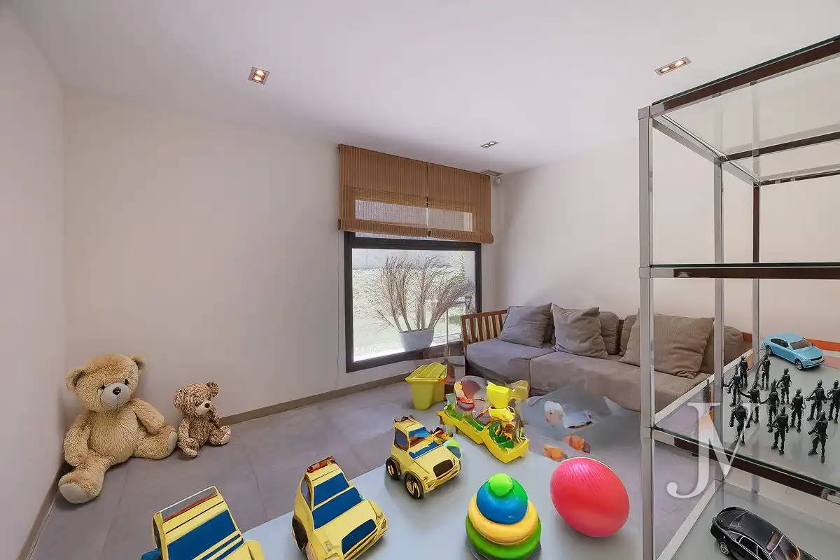 Habitación de Casa o chalet en venta en Madrid con Aire acondicionado, Calefacción y Jardín privado