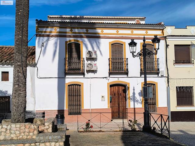 Casa adosada en Venta en Almadén de la Plata