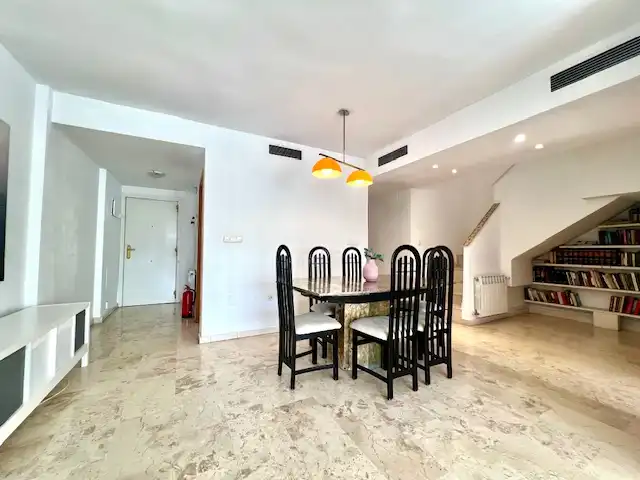 Comedor de Ático en venta en Marbella con Aire acondicionado, Terraza y Trastero