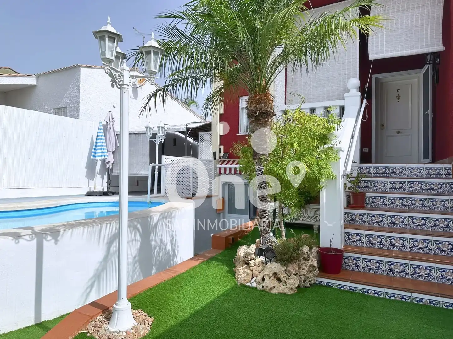 Terrassa de Casa adosada en venda en La Pobla de Vallbona amb Aire condicionat, Jardí privat i Terrassa