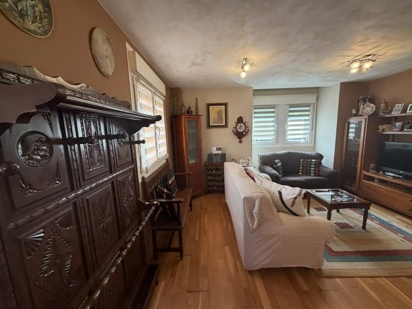 Sala de estar de Piso en venta en Avilés con Calefacción, Parquet y Trastero