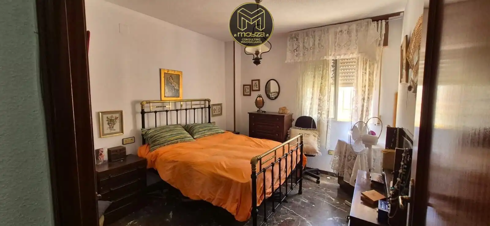 Habitación de Planta baja en venta en Linares con Aire acondicionado, Terraza y Amueblado