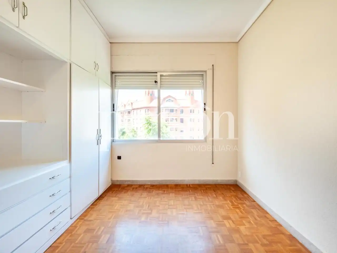 Bedroom of Flat for sale in Valencia  with Parquet flooring and Balcony
