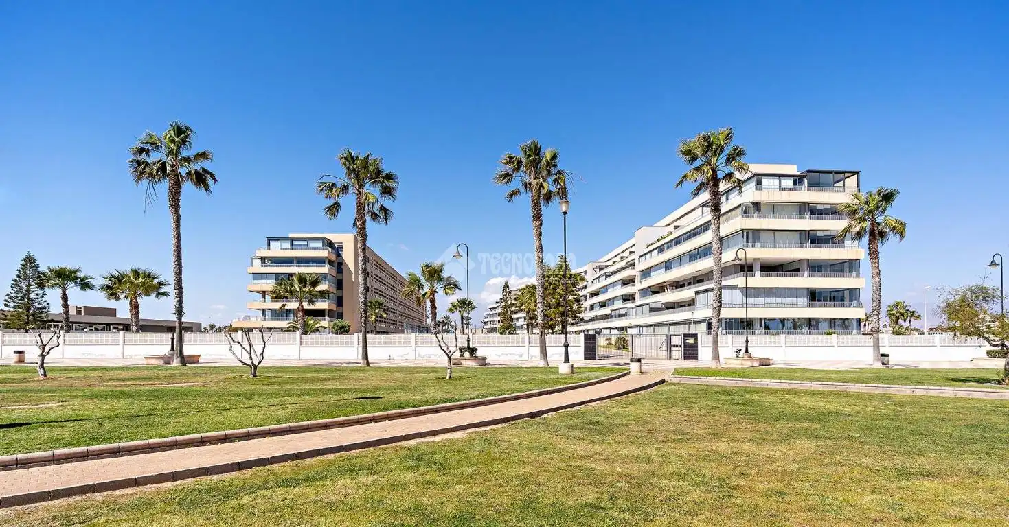 Vista exterior de Piso en venta en Roquetas de Mar con Aire acondicionado, Terraza y Amueblado