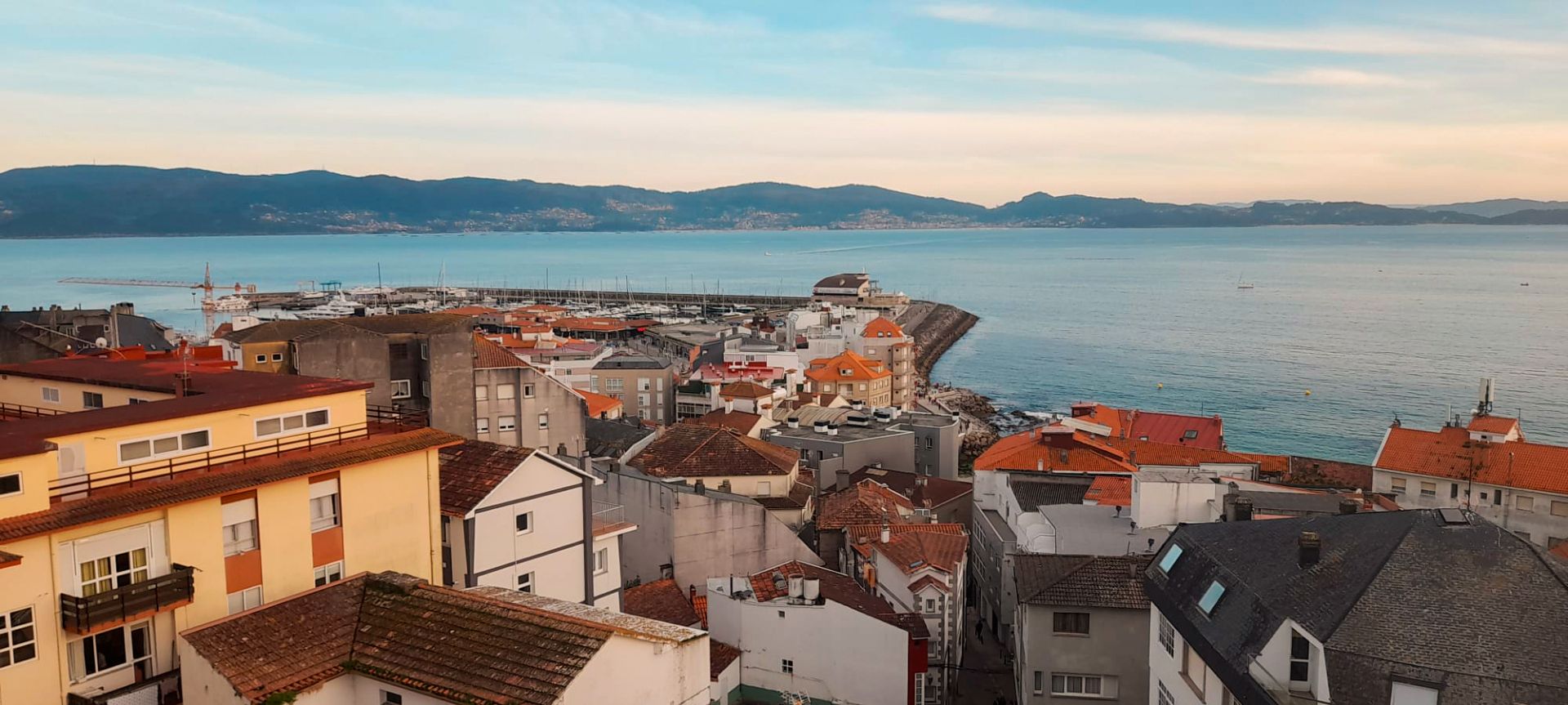 Vista exterior de Àtic en venda en Sanxenxo amb Traster, Moblat i Balcó