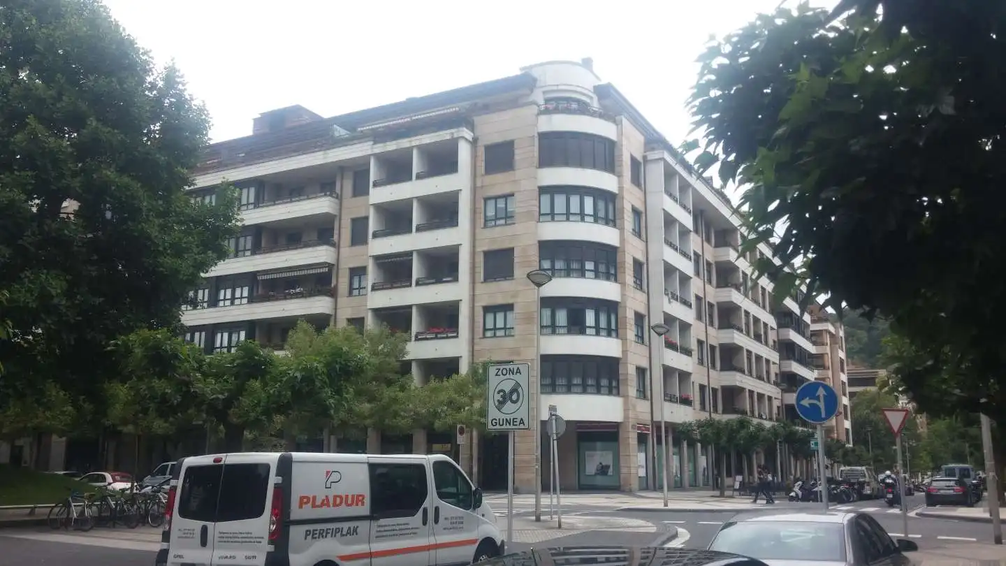 Vista exterior de Garatge en venda en Donostia - San Sebastián 