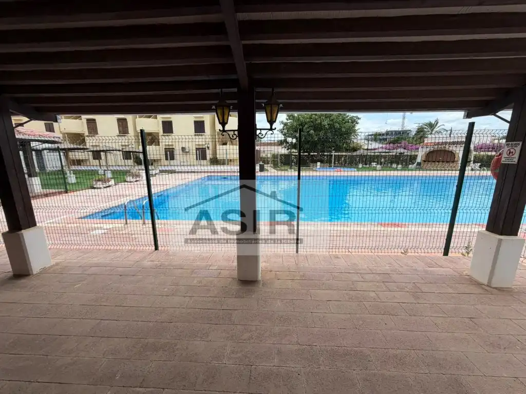Piscina de Local en venta en Dénia