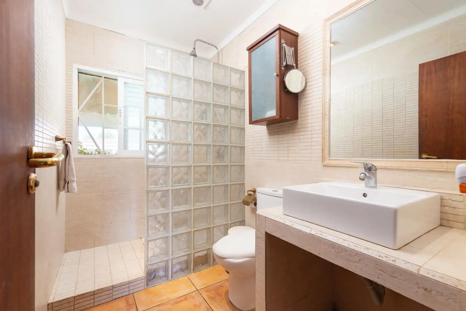 Baño de Finca rústica en venta en Llucmajor con Aire acondicionado, Calefacción y Jardín privado