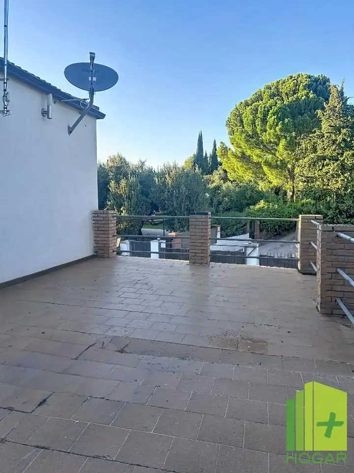 Terrassa de Casa o xalet en venda en La Guardia de Jaén amb Aire condicionat, Jardí privat i Terrassa