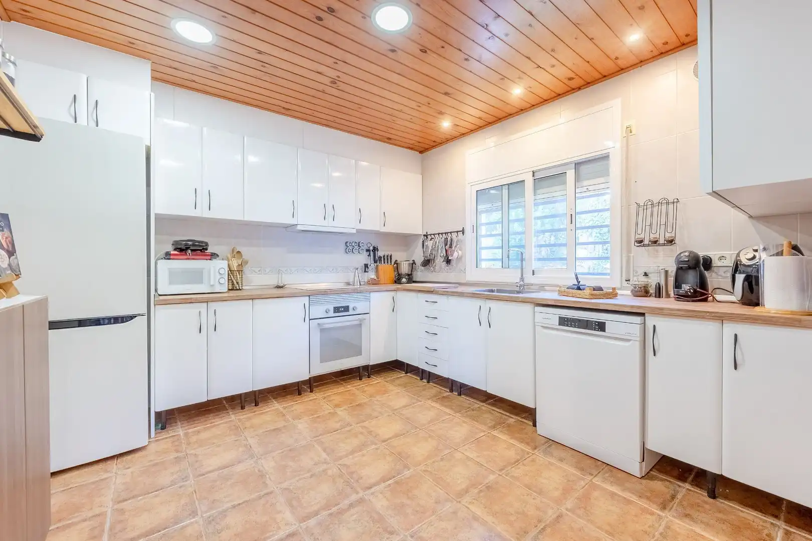 Kitchen of Houses for sale in Sant Cebrià de Vallalta  with Heating, Private garden and Storage room