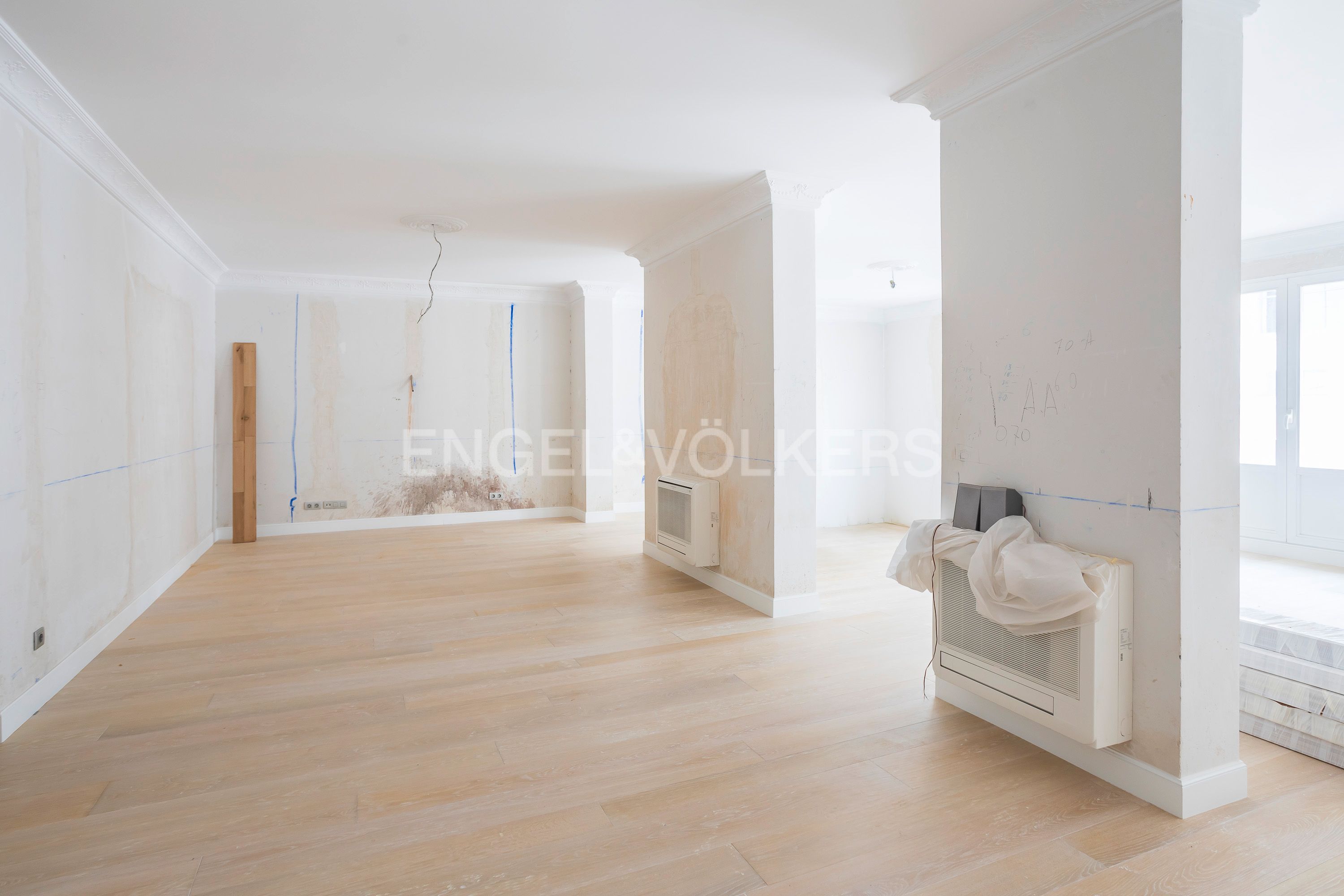 Sala d'estar de Apartament en venda en  Madrid Capital amb Aire condicionat, Calefacció i Balcó