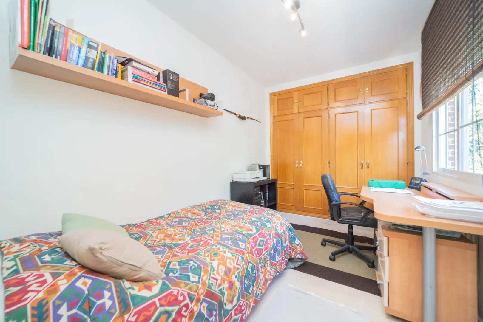 Schlafzimmer von Haus oder Chalet zum Verkauf in Torrelodones mit Klimaanlage, Heizung und Privatgarten