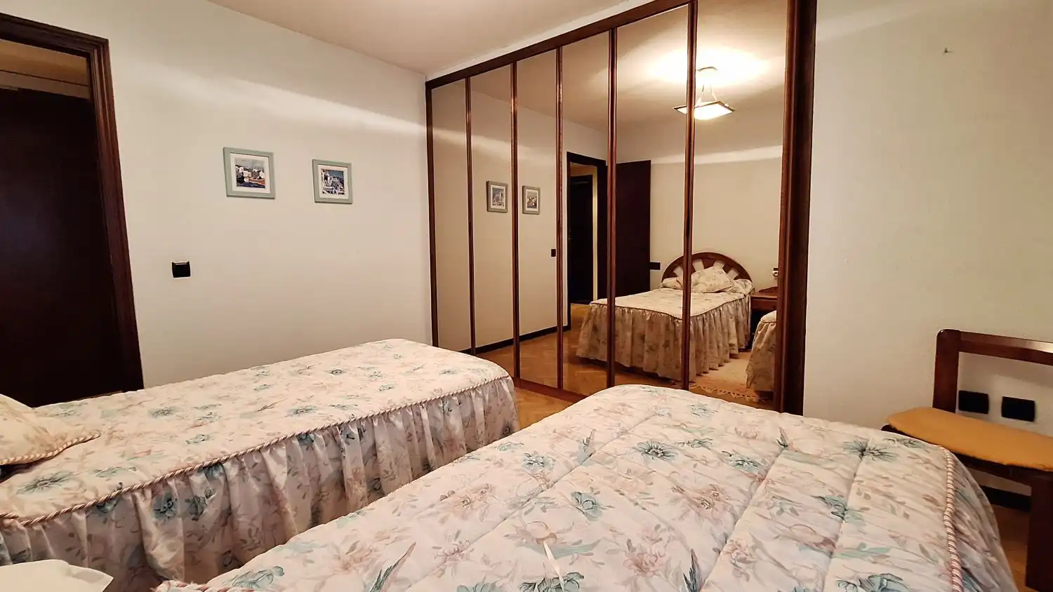 Habitación de Piso de alquiler en Oviedo  con Calefacción, Parquet y Amueblado