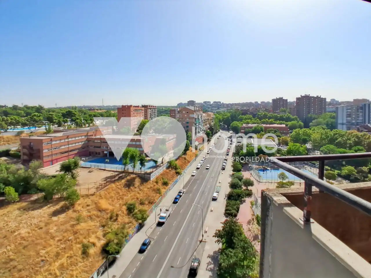 Vista exterior de Piso en venta en Madrid con Calefacción, Parquet y Terraza