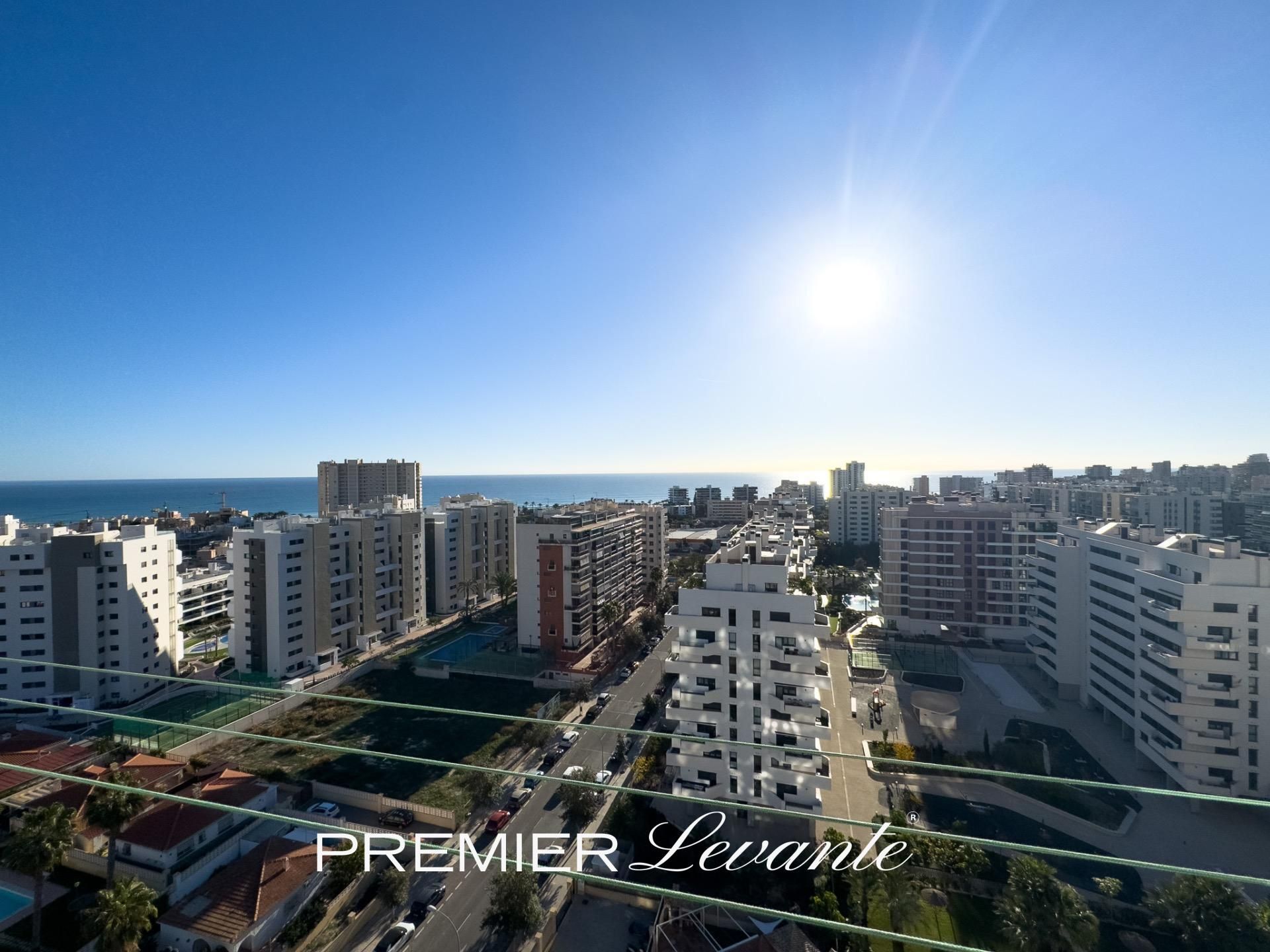 Exterior view of Study to rent in Alicante / Alacant  with Air Conditioner, Parquet flooring and Community pool