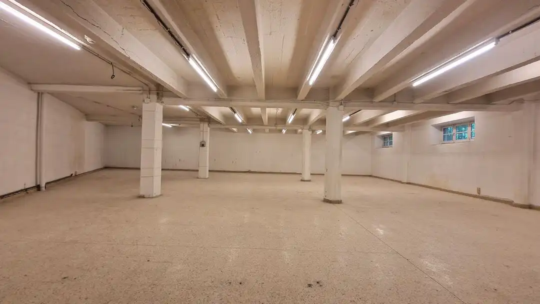Fabrikhallen zur Miete in Donostia - San Sebastián 