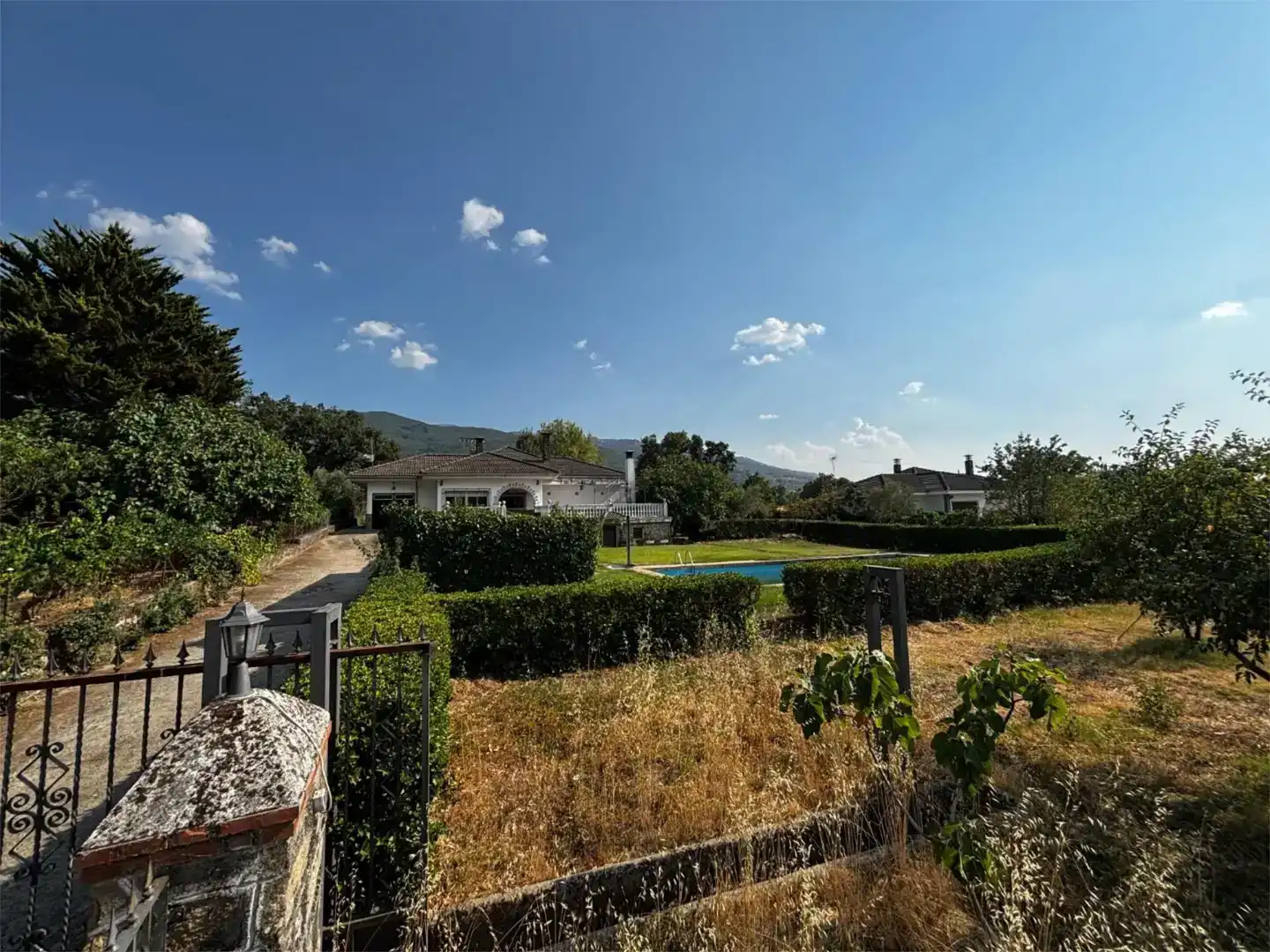 Vista exterior de Piso en venta en Hervás con Jardín privado, Trastero y Piscina